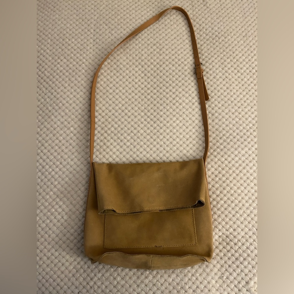 urban outfitters crossbody suede - mustard color